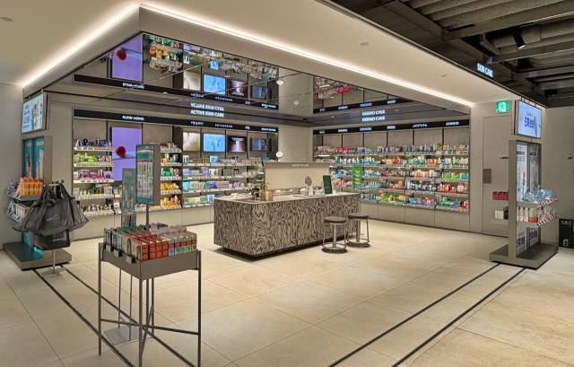 더마코스메틱 브랜드 제품이 모여 있는 올리브영 센트럴 강남타운점. 사진 제공=CJ올리브영