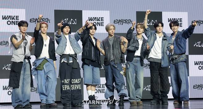 (서울=뉴스1) 권현진 기자 = 그룹 알파드라이브원(ALD1)이 12일 서울 용산구 블루스퀘어 SOL트래블홀에서 열린 미니 1집  'EUPHORIA'(유포리아) 발매 쇼케이스에서 포즈를 취하고 있다. 2026.1.12/뉴스1  Copyright (C) 뉴스1. All rights reserved. 무단 전재 및 재배포,  AI학습 이용 금지. /사진=(서울=뉴스1) 권현진 기자