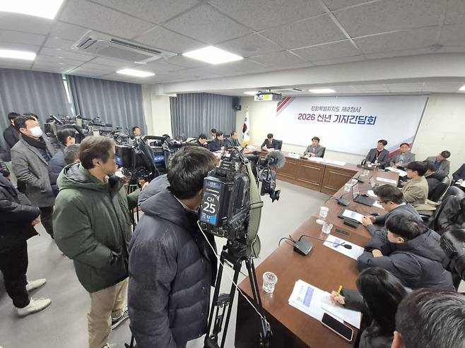 신년 기자 간담회 하는 김진태 도지사 [촬영 류호준]