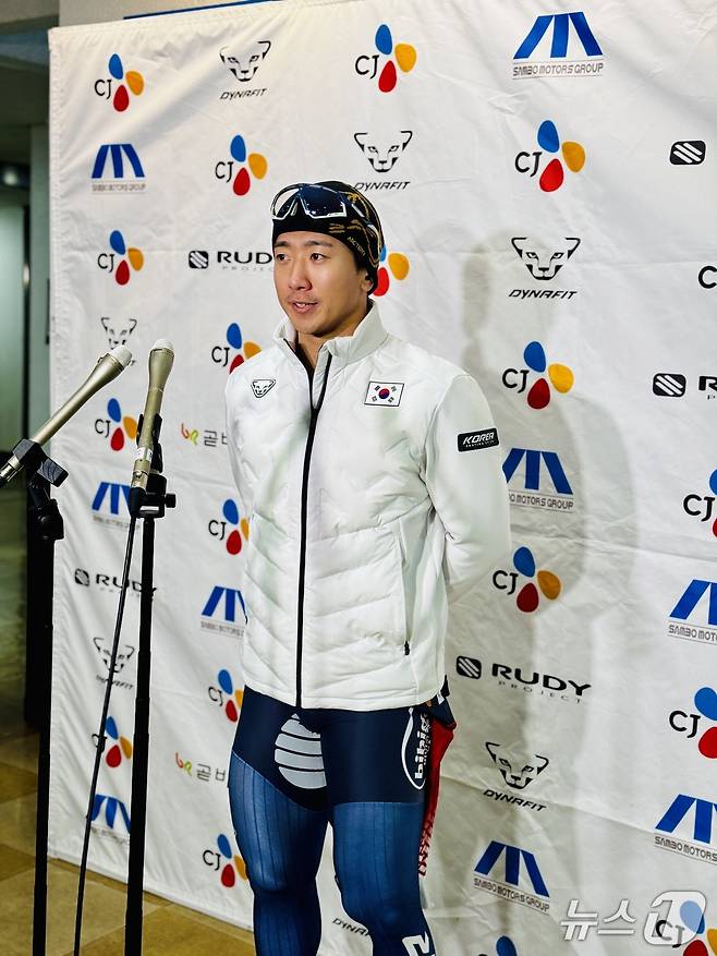 한국 스피드스케이팅 김준호가 12일 서울 태릉국제스케이팅장에서 인터뷰 하고 있다.2026.1.12/뉴스1 ⓒ News1 서장원기자