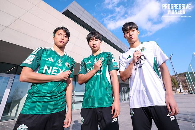 한석진 안태훈 김두현(왼쪽부터). 사진제공=전북 현대