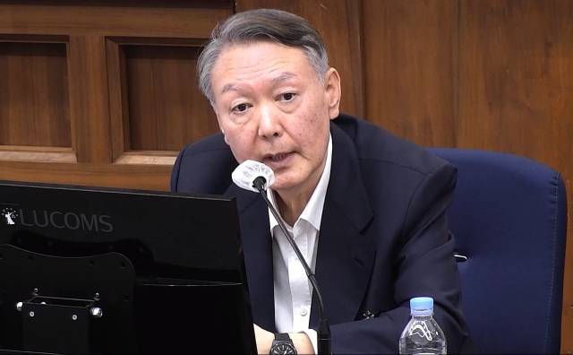 재판 지연으로 한 차례 연기된 윤석열 전 대통령 등의 내란 사건 결심 공판이 다시 시작됐다. 윤 전 대통령이 지난달 24일 열린 자신의 내란 우두머리 혐의 등 공판에서 발언하고있다./서울중앙지법