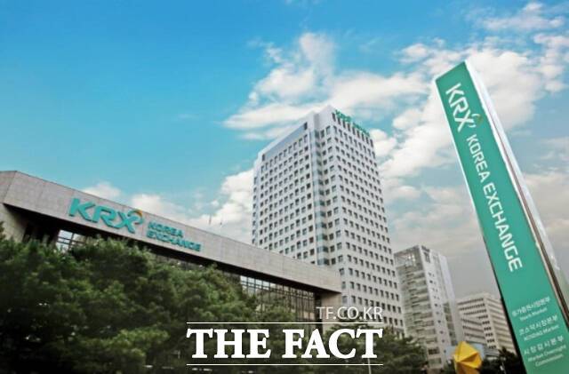 한국거래소가 오는 6월부터 프리마켓과 애프터마켓을 도입하면서 국내 주식 거래 가능 시간이 오전 7시부터 오후 8시까지 대폭 확대될 전망이다. /한국거래소