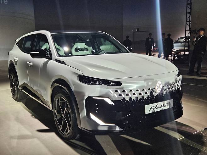 13일 오전 서울 광진 그랜드 워커힐 호텔에서 열린 르노코리아의 월드 프리미어 행사에서 공개된 신차 필랑트. /김지환 기자