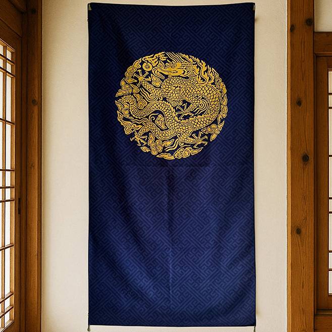 ‘뮷즈’ 곤룡포 타월. 국립박물관문화재단 제공