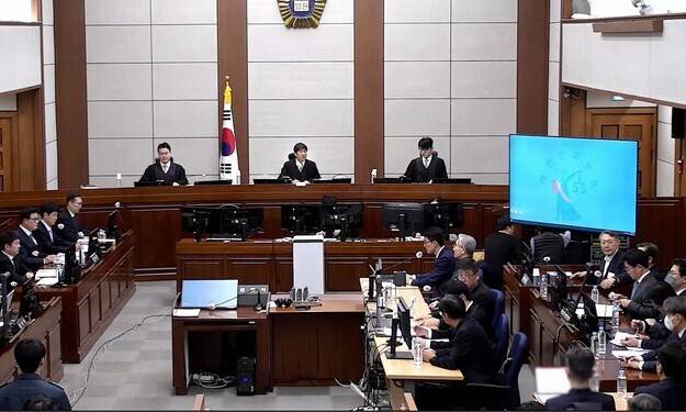 12·3 비상계엄 관련 내란 우두머리 혐의로 기소된 윤석열 전 대통령과 내란 중요임무 종사 혐의를 받는 김용현 전 국방부 장관 등 내란 관련자들이 9일 서초구 서울중앙지방법원 417호 형사대법정에서 열린 윤 전 대통령의 내란 우두머리 혐의, 김 전 장관을 비롯한 군·경 수뇌부 7명의 내란 중요임무 종사 혐의 등 사건의 결심 공판에 출석해 있다. 서울중앙지법 제공