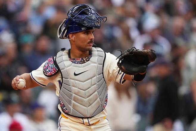 <yonhap photo-4488="">지난 시즌 메이저리그 데뷔를 이룬 해리 포드의 수비 모습. [AP=연합뉴스]</yonhap>