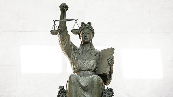 대법원 정의의 여신상. 김성룡 기자