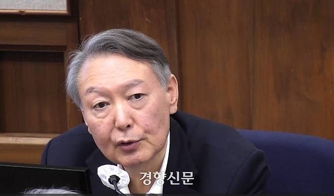 윤석열 전 대통령이 9일 서울 서초구 서울중앙지법에서 열린 윤 전 대통령의 내란 우두머리 혐의 사건과 김 전 장관 등의 내란 중요임무 종사 혐의 사건의 결심공판에서 발언하고 있다. 서울중앙지법 제공