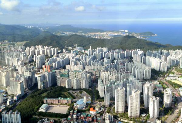 부산 아파트 단지 전경. 국제신문DB