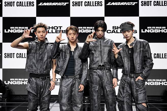 Lngshot poses for a group photo during a media showcase held at Myunghwa Live Hall in Yeongdeungpo-gu, western Seoul, Tuesday. (More Vision)