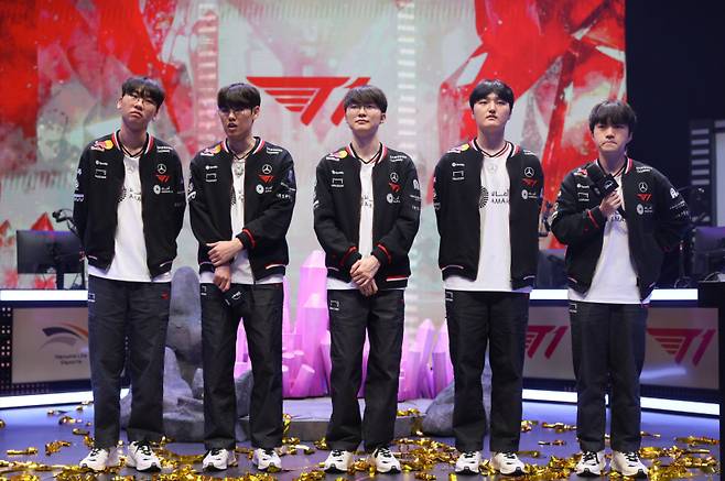 T1 선수단. 한국e스포츠협회 제공