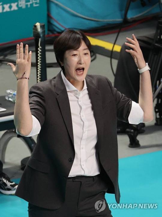 페퍼저축은행 장소연 감독