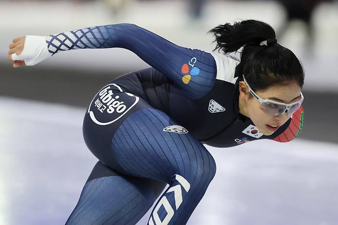 지난 8일 스피드스케이팅 국가대표 이나현이 서울 노원구 태릉국제스케이트장에서 훈련하고 있다. 연합뉴스