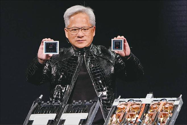 젠슨 황 엔비디아 CEO는 “기계가 현실 세계를 이해하고, 추론하며, 행동하기 시작했다”며 본격적인 피지컬 AI 시대 개막을 선언했다. (AP=연합뉴스)