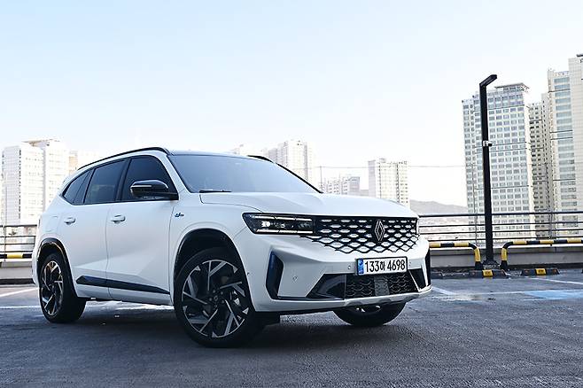 르노코리아 그랑 콜레오스 하이브리드 E-테크 에스프리 알핀. 사진: 김학수 기자