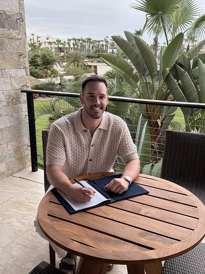 SSG는 지난해 12월6일 용병 투수 드류 버하겐과 계약을 맺었다고 발표했다. SSG랜더스 제공