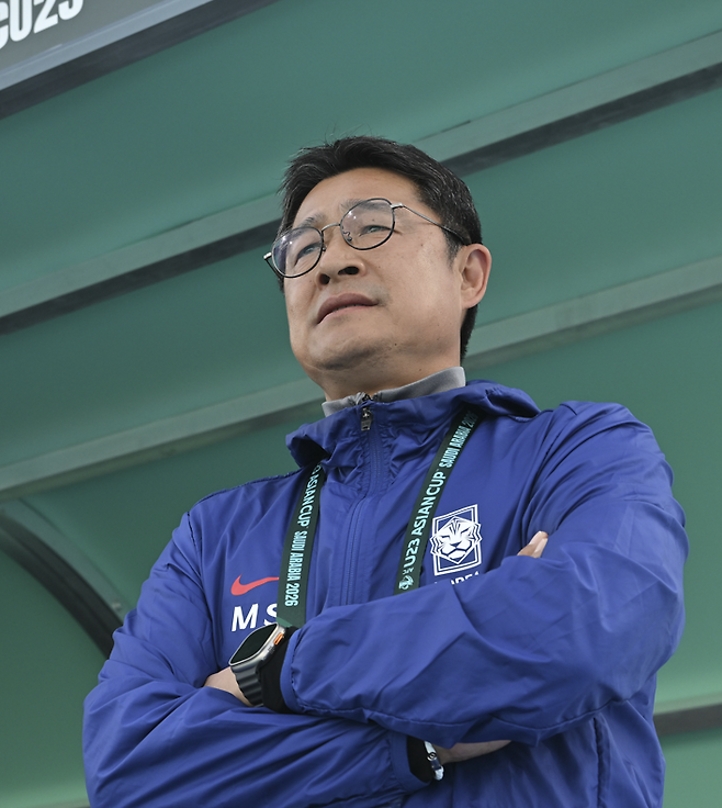 “상대 아닌 우리 분석이 급선무” 우즈벡전 졸전 끝 완패, 이민성 감독 인터뷰
