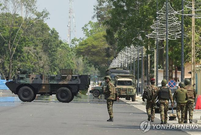 쿠데타를 저지한 베냉 군부 [로이터 연합뉴스 자료사진. 재판매 및 DB 금지]