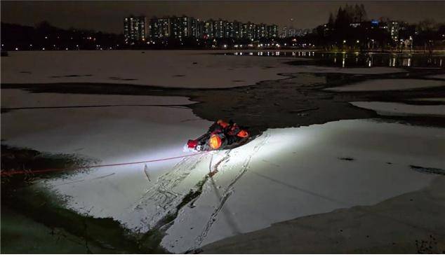 구조 현장 [경기 수원소방서 제공. 재판매 및 DB 금지]