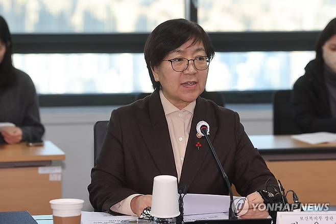 발언하는 정은경 보건복지부 장관 (서울=연합뉴스) 박동주 기자 = 정은경 보건복지부 장관이 13일 서울 서초구 국제전자센터에서 열린 제3차 보건의료정책심의위원회에서 발언하고 있다. 2026.1.13 pdj6635@yna.co.kr