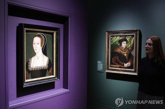 영국 국립초상화미술관이 소장한 앤 불린 초상화. 영국 역사학자 에머슨은 이 초상화 속 얼굴이 엘리자베스 1세라고 추정했다. [EPA 연합뉴스 자료사진. 재판매 및 DB 금지]