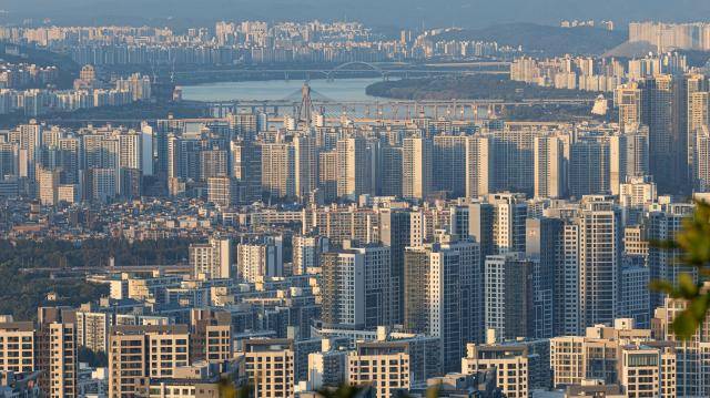 서울 도심 전경. [사진=유대길 기자 dbeorlf123@ajunews.com]