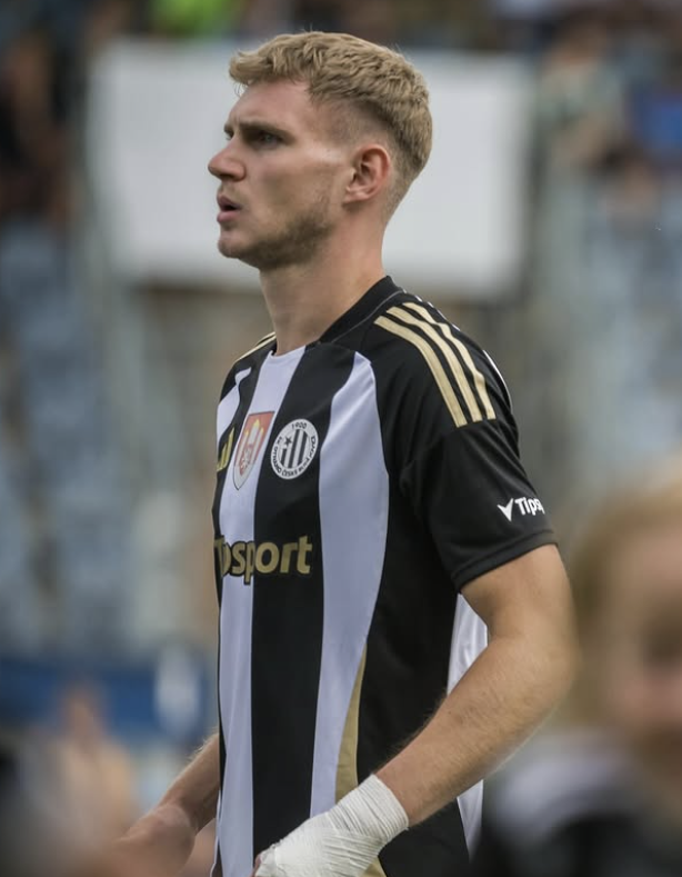 [단독] ‘젊은 피’ 수혈한 포항, 2001년생 독일 장신 공격수 야콥 트란지스카로 ‘최전방’도 보강