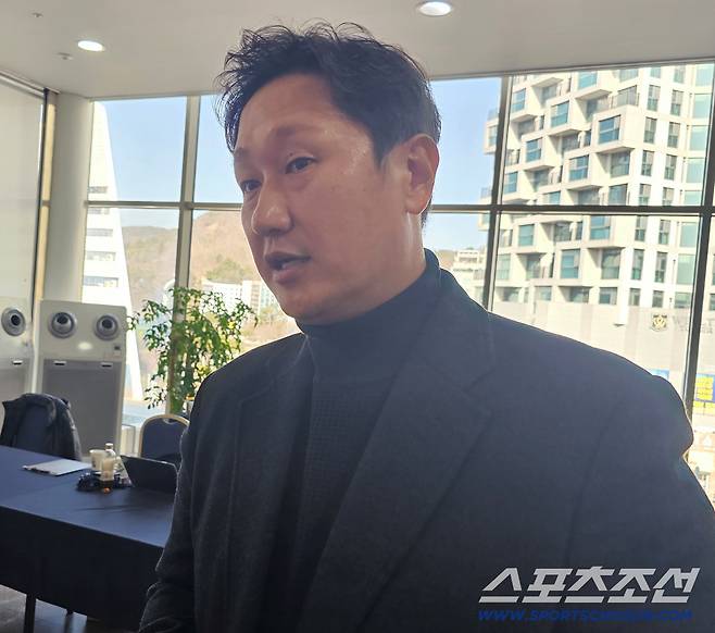 이대호가 직접 밝힌 '깜짝' 대만행 비하인드 부산까지 찾아온 감독님 부탁…차마 거절못해 [인터뷰]