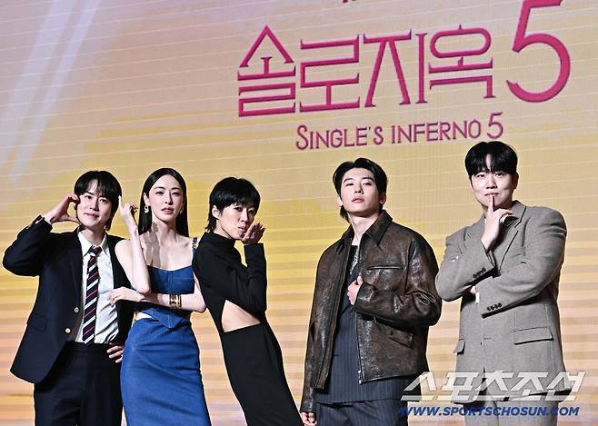 [SC현장] 덱슬기 넘는 수영장 신..'솔로지옥5', 덱스도 놀란 '테토녀' 전쟁 (종합)