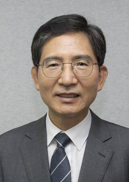 배재한 전 국제신문 사장.