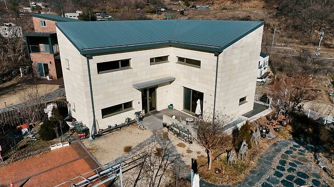 경기 용인시 수지구 고기동 소재 토지와 건물이 오는 16일 4차 매각기일을 앞두고 있다. [유종우·이건욱 PD]