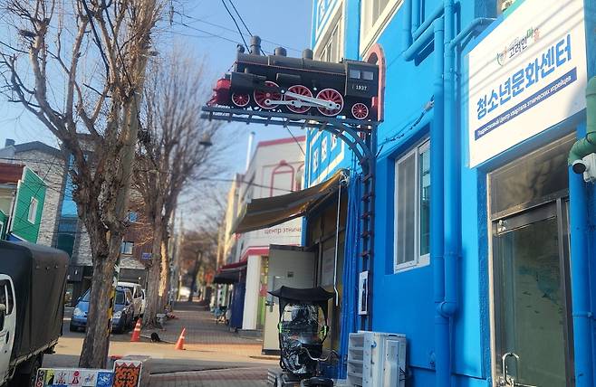 �����丣 ȭ���� ��ǥ�� �� �ϳ��� '���ֿ���' (����=���մ���) �̼��� ���� = ���� 12�� ���� �����θ��� ���� �ִ� ������������������ 2�� �ܺ��� ��ġ�� �����丣 ȭ���� ��ǥ���� ��ǰ '�ϴ��� ������ ���ֿ���'. �� ��ǰ�� 1937�� �������ֶ�� ���� ������ �ͳ��� ���� �ϴ��� ���� ���ƿ����� �����ε��� �Ҹ��� ��Ҵ�. 2026. 1. 12. seva@yna.co.kr