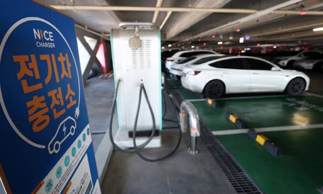 전기차 충전.[연합뉴스]