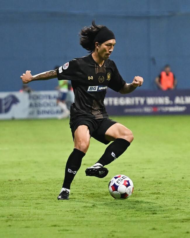 한국 선수들 향해 “짧은 패스도 잘 못한다” 폭탄 발언하더니…데뷔전서 만점 활약→팀은 0-2 패