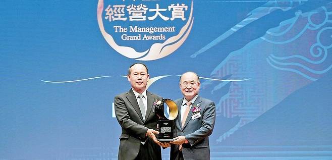 부산대는 대학 AX 선도 역량을 인정받아 지난해 12월 ‘2025 한국의 경영대상’ AI 혁신 부문 대상을 수상했다.