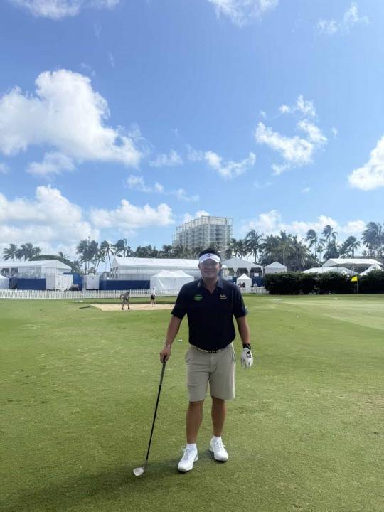 이승택이 소니오픈 연습 라운드 후 포즈를 취하고 있다. /비넘버원