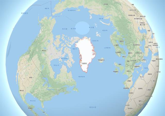 가운데 하얀색 섬이 그린란드. 덴마크 코펜하겐보다 미국 워싱턴 D.C가 더 가깝다. [구글 지도]