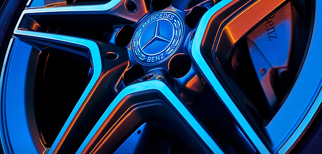 (Mercedes-Benz)