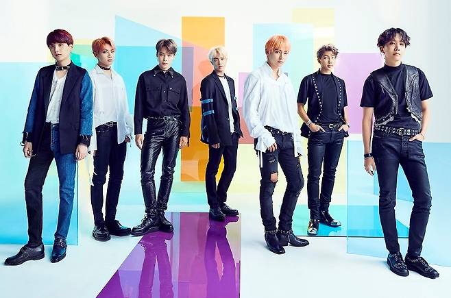 방탄소년단(BTS) 7인의 멤버들. [위버스]