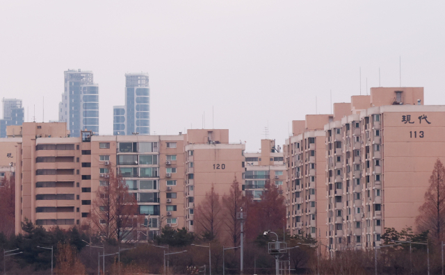 지난달 24일 촬영한 압구정 신현대 아파트. 연합뉴스