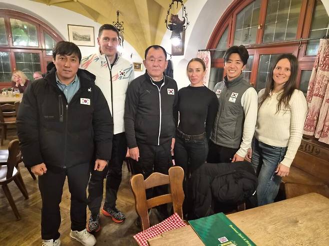 IBU WC컵 5차 독일 루폴딩 방문 (우측 3번째 예카테리나, 우측 2번째 최두진)&nbsp;ⓒ대한바이애슬론연맹