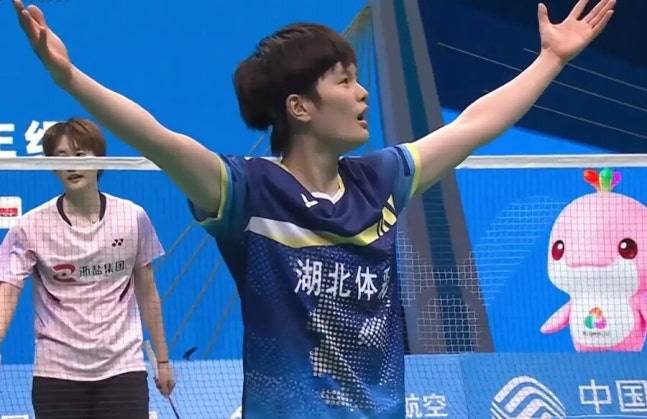 ▲ 중국 배드민턴이 제 살을 깎아 먹는 내부 전쟁에 돌입한다. 왕즈이가 지긋지긋한 안세영 징크스를 깨기 위해 다시 한번 기회를 잡을지 아니면 노련한 천위페이가 다시 안세영에게 도전할지 결정한다. 분명한 것은 그들이 서로를 죽이고 올라가는 사이 세계 최강 안세영은 여유로운 자세로 그들을 결승에서 맞이한다는 사실이다. ⓒ 소후닷컴