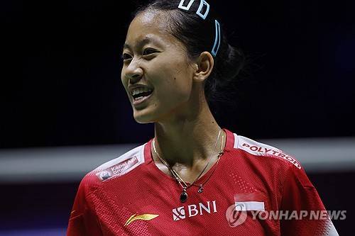 안세영(삼성생명·세계 1위)은 14일(한국시간) 인도 뉴델리에 위치한 인디라 간디 스포츠 콤플렉스에서 열린 2026 세계배드민턴연맹(BWF) 인도 오픈(슈퍼 750) 여자 단식 1회전(32강)에서 오쿠하라 노조미(일본·세계 27위)를 게임스코어 2-0(21-17 21-9)으로 제압했다. 안세영은 대회 준준결승에서 인도네시아의 푸트리 쿠수마 와르다니(세계 6위)와 맞붙을 가능성이 높은데, 와르다니는 안세영과의 맞대결을 즐긴다고 고백했다. 연합뉴스