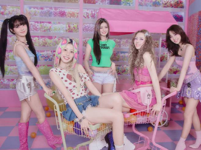 5인조로 새 출발한 피프티피프티(사진=어트랙트)