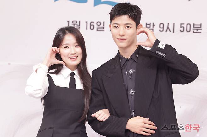 '오늘부터 인간입니다만' 로몬 첫 로코 도전을 김혜윤과…역시 '퀸'