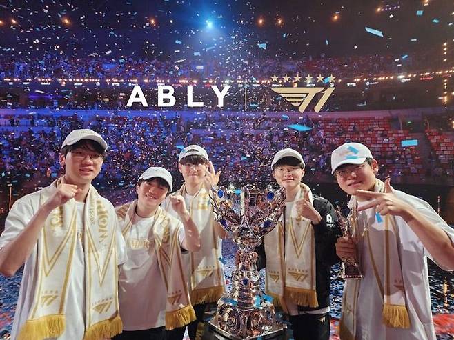 에이블리가 지난해 11월 e스포츠 구단 ‘T1’의 ‘리드 파트너’로 공식 스폰서십 계약을 체결했다.ⓒ에이블리코퍼레이션