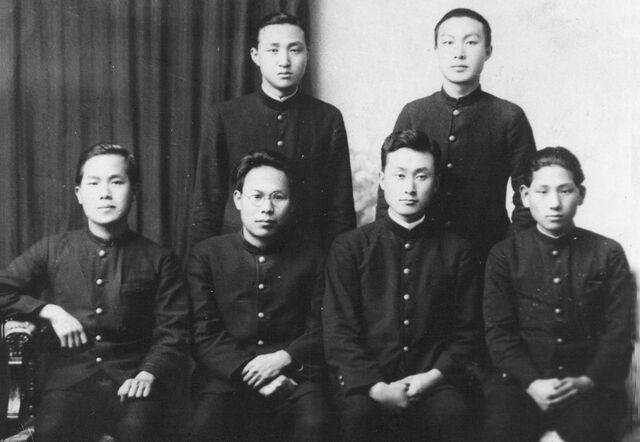 김교신(아랫줄 왼쪽 세 번째)이 창간을 주도한 ‘성서조선’ 동인 단체 사진. 함석헌(윗줄 왼쪽 두 번째)도 여기에 참여했다. 비아토르 제공