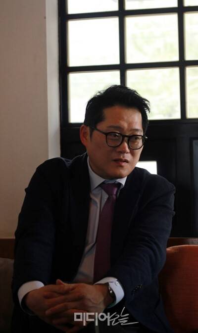 ▲ 지난 15일 서울역 인근 카페에서 미디어오늘과 인터뷰하고 있는 박성태 앵커. 사진=박서연 기자
