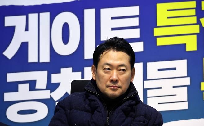 단식 농성 이어가는 장동혁 대표 - 국민의힘 장동혁 대표가 16일 국회 로텐더홀에서 통일교 및 공천헌금 의혹에 대한 ‘쌍특검법’ 수용을 촉구하며 단식 농성을 이어가고 있다. 연합뉴스